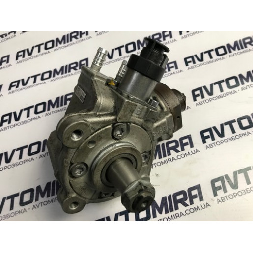 Паливний насос високого тиску VW Passat B6 2.0TDI 2005-2010 03L130755